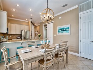 Dining - Seagrove just steps from beach, pool and tennis, 3 Bikes Included `Luce Del Sol` (Santa Rosa Beach)