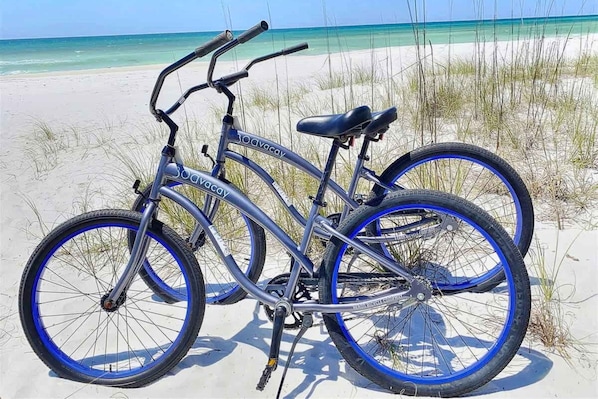 بالقرب من الشاطئ