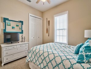 3 bedrooms, iron/ironing board, WiFi, bed sheets - Seagrove just steps from beach, pool and tennis, 3 Bikes Included `Luce Del Sol` (Santa Rosa Beach)