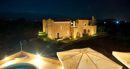Ιndependent stone 1 bedroom apartment with attic.