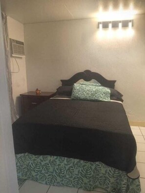 1 bedroom, iron/ironing board, free WiFi