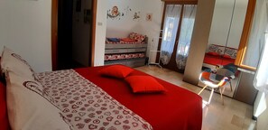 1 chambre, bureau, Wi-Fi gratuit, draps fournis