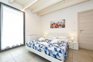 3 chambres, fer et planche à repasser, accès au Wi-Fi (inclus)