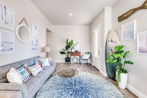 Smart TV, fireplace, stereo - Newport Oceanview House w/ Rooftop Decks (Grover Beach)