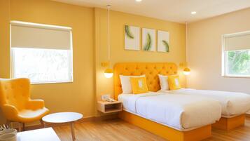 Kamar Twin Eksekutif | Brankas, meja kerja, ruang kerja ramah laptop, dan kedap suara