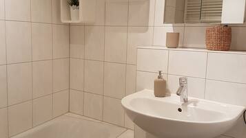 Haartrockner, Seife, Toilettenpapier