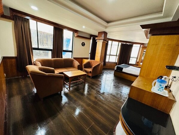 Flat-screen TV - Hotel Gajraj (Gangtok)