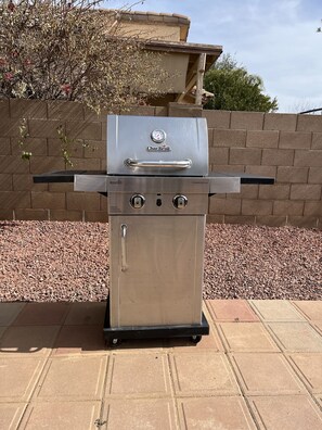 Property grounds - Spacious, Comfortable Home Near Golf, Biking, Hiking & Restaurants (Tucson)