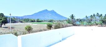 Tiru Arunachala Retreat House