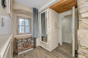 Deluxe Double Room | Premium bedding, in-room safe, desk, laptop workspace - Mint Luxury Rooms (Split)