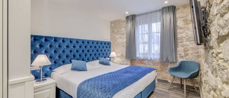 Deluxe Double Room | Premium bedding, in-room safe, desk, laptop workspace