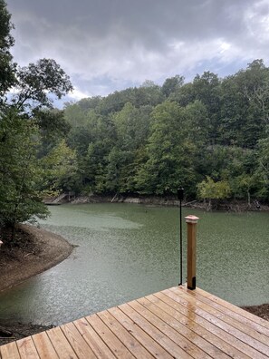 Property grounds - Lakeside Hideaway with Romantic Vibes! Boat dock-boardwalk. Private boat launch. (Newport)