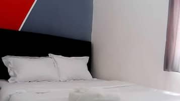标准房 | 埃及棉床单、高档床上用品、隔音、免费 WiFi