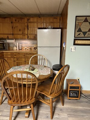 Fridge, microwave, oven, stovetop - NC mountains near Murphy & Casino (Marble)