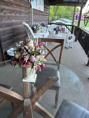Outdoor dining - NC mountains near Murphy & Casino (Marble)