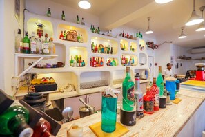 2 bares/lounges, bar na praia