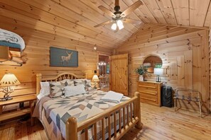 1 habitación, escritorio, tabla de planchar con plancha y cuna de viaje 