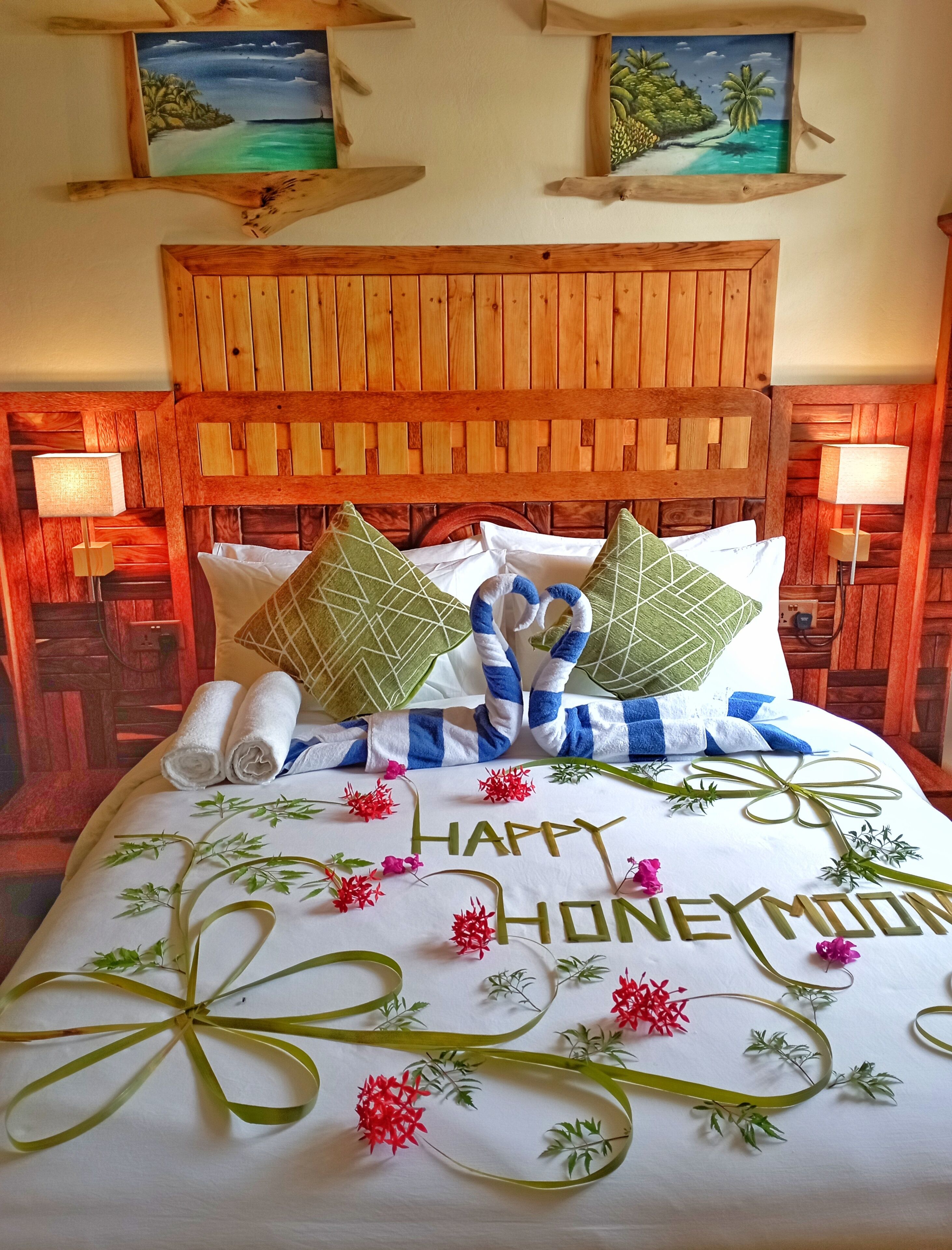 Deluxe Double Room | Iron/ironing board, WiFi (free), bed sheets