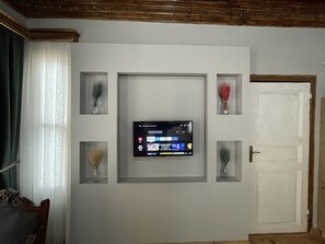 Habitació superior, 1 llit de matrimoni, no fumadors | Escriptori i wifi gratuïta