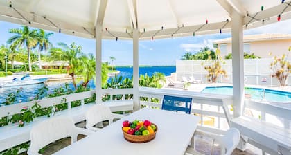 Private Luxury Waterfront Villa with Pool