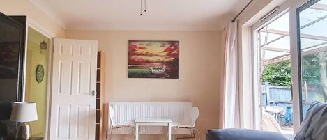 Lejlighed - 1 queensize-seng | Opholdsområde