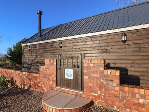 Exterior - Foxes Den (Scarborough)
