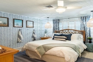 Comfy queen bed with walk-in closet, across the hall from main bath.