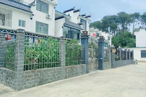 Unclassified image, 4 of 54, button - Shuijutang Boutique Inn (Wuyuan)