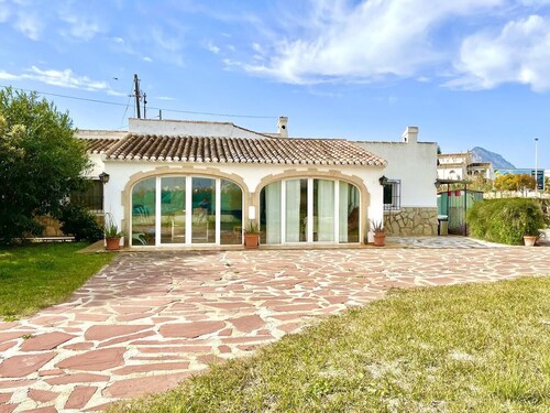 Mediterranean villa in Arenal beach Jávea