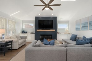 TV, fireplace, video games, stereo - Luxury Semi-Oceanfront Escape with Private Pool (Corolla)