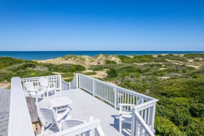 Terrace/patio - Luxury Semi-Oceanfront Escape with Private Pool (Corolla)