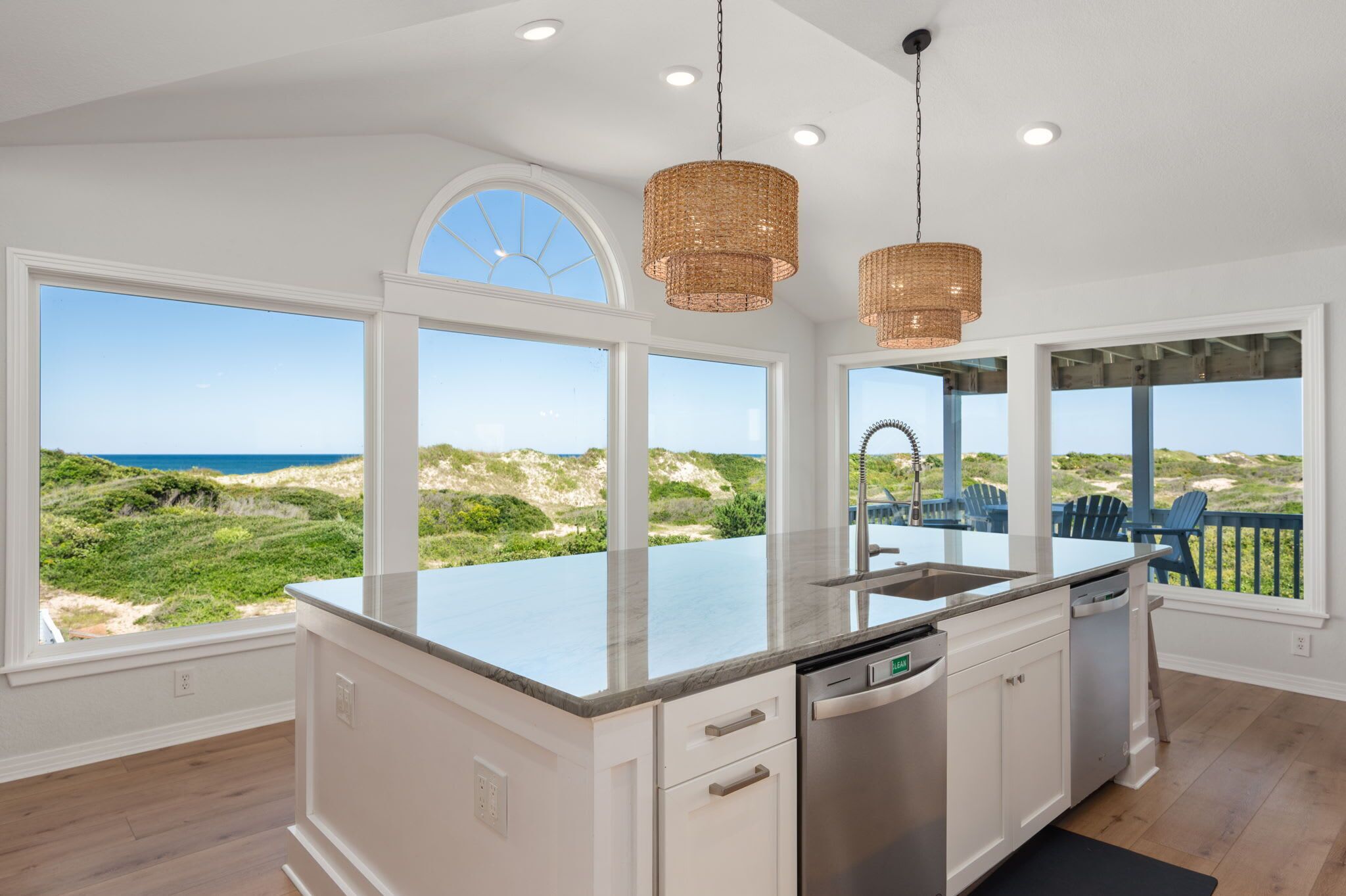 Frigorífic, microones, forn i placa de cuina 