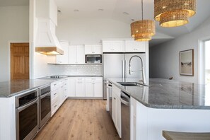 Fridge, microwave, oven, stovetop - Luxury Semi-Oceanfront Escape with Private Pool (Corolla)