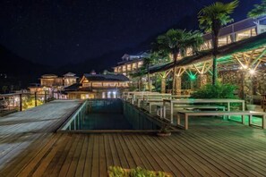 Kolam renang terbuka