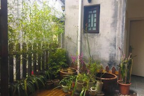 Khuôn viên nơi lưu trú