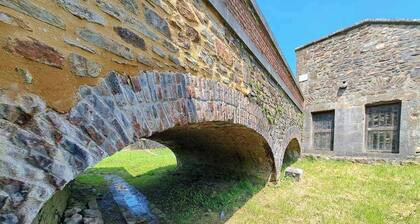 Air-conditioned apartment, view of the Remparts, private parking, room for 2 bicycles.
