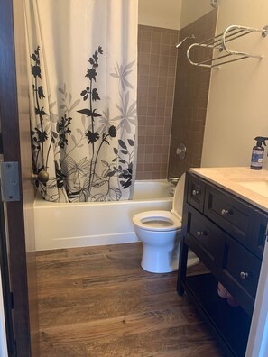 Handdoeken, toiletpapier