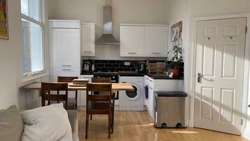Basic Apartment, 2 Double Beds | Private kitchen | Fridge, oven, electric kettle, toaster
