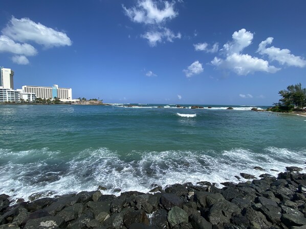 Beach nearby, sun loungers, beach towels