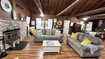Smart TV, fireplace, DVD player