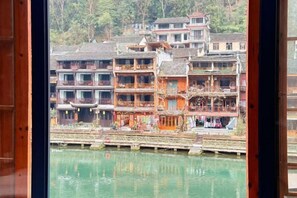 Room - Fenghuang Memory River View Inn - Near Ancient City & River View Balcony (Fenghuang County)