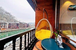 Room - Fenghuang Memory River View Inn - Near Ancient City & River View Balcony (Fenghuang County)