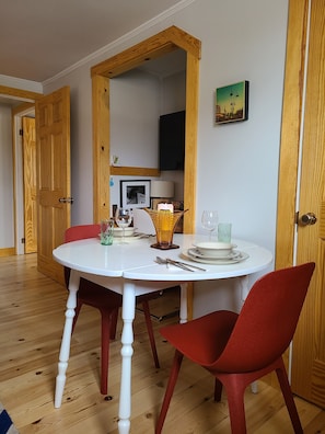 Dining - La Petite Auberge sur Queen - Le Refuge
 (Rawdon)