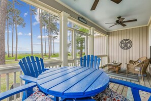 Outdoor dining - Spectacular Ocean Views  Oceanfront Cottage  Golf cart included with booking (Daufuskie Island)