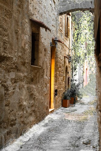 Odysseus Luxury House