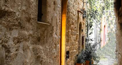 Odysseus Luxury House