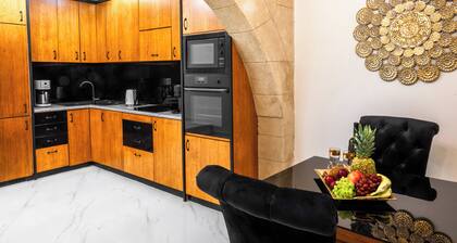 Odysseus Luxury House