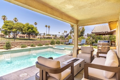 Desert Serenity - Private Pool & Spa, King beds