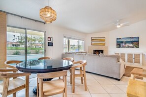 Interior - Desert Serenity - Private Pool & Spa, King beds (Indio)