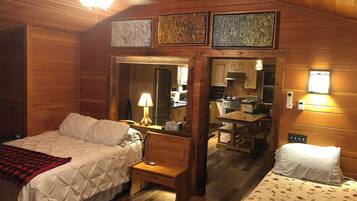 1 bedroom, in-room safe, desk, free WiFi